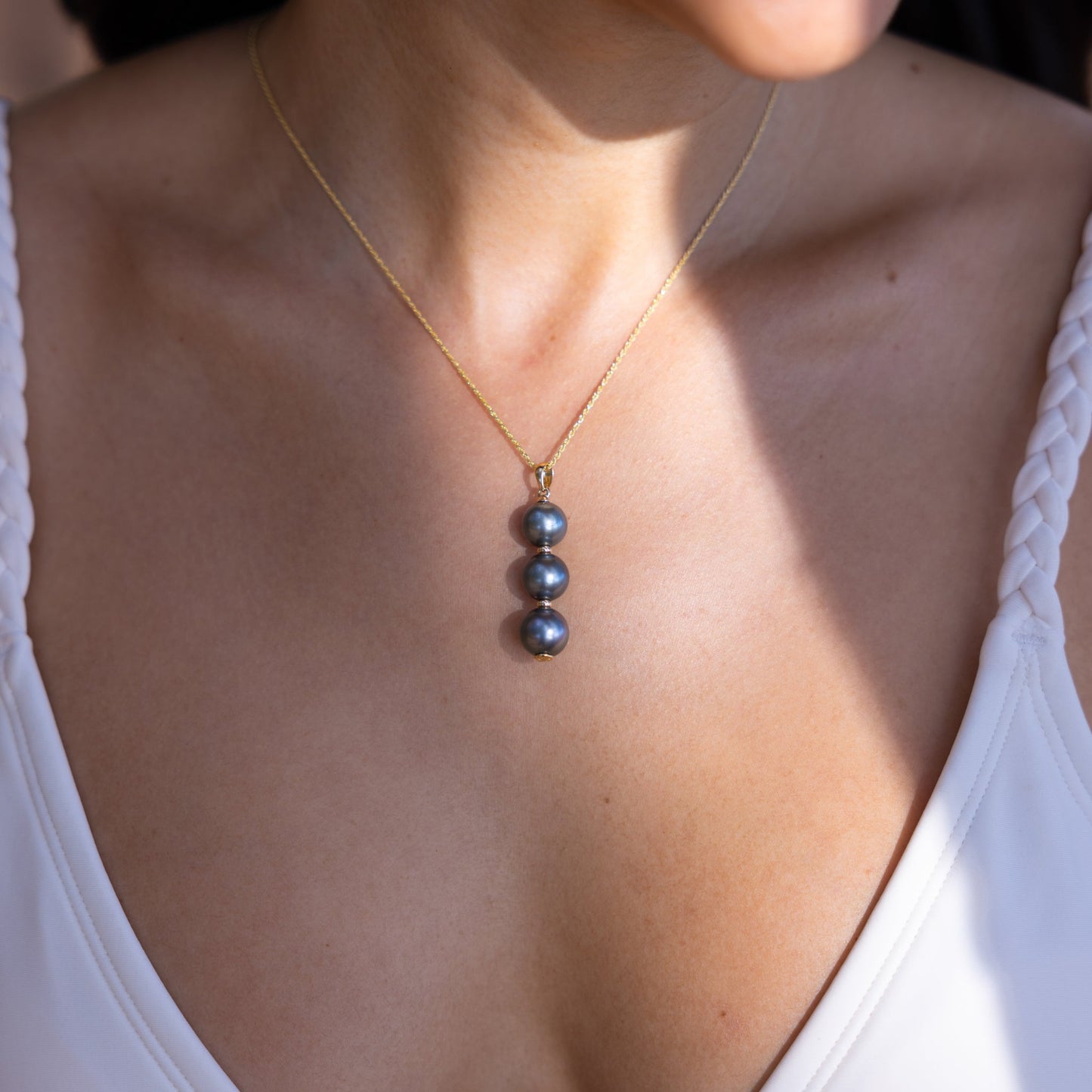 Tahitian Black Pearl Pendant in Gold - 10-11mm