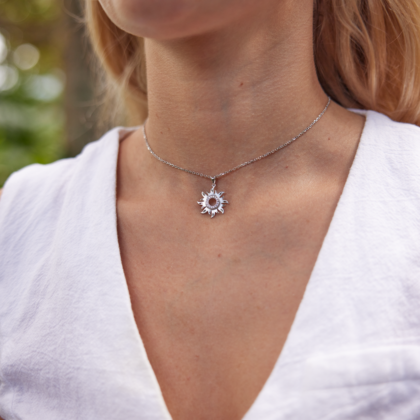 Sun Pendant in White Gold with Diamonds - 17mm