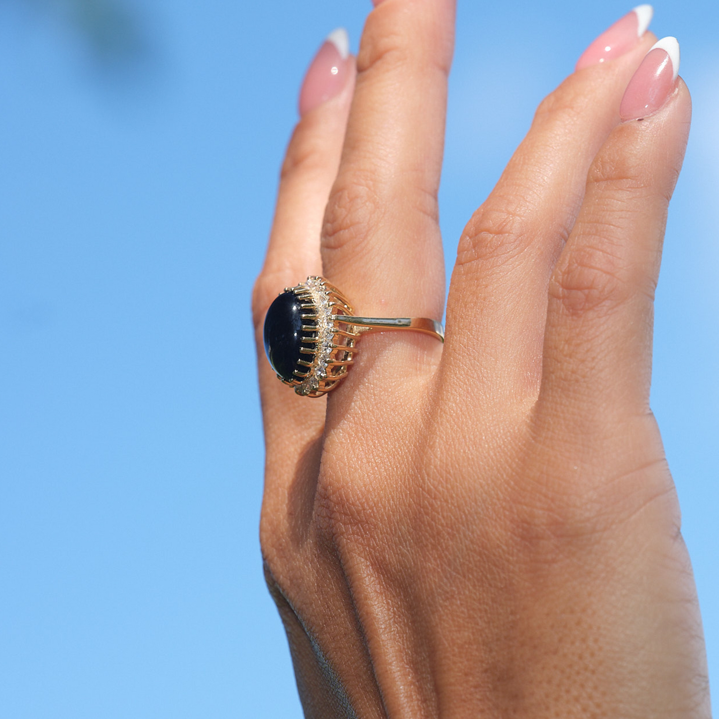 Princess Ka‘iulani Black Coral Ring in Gold with Diamonds - 18.5mm