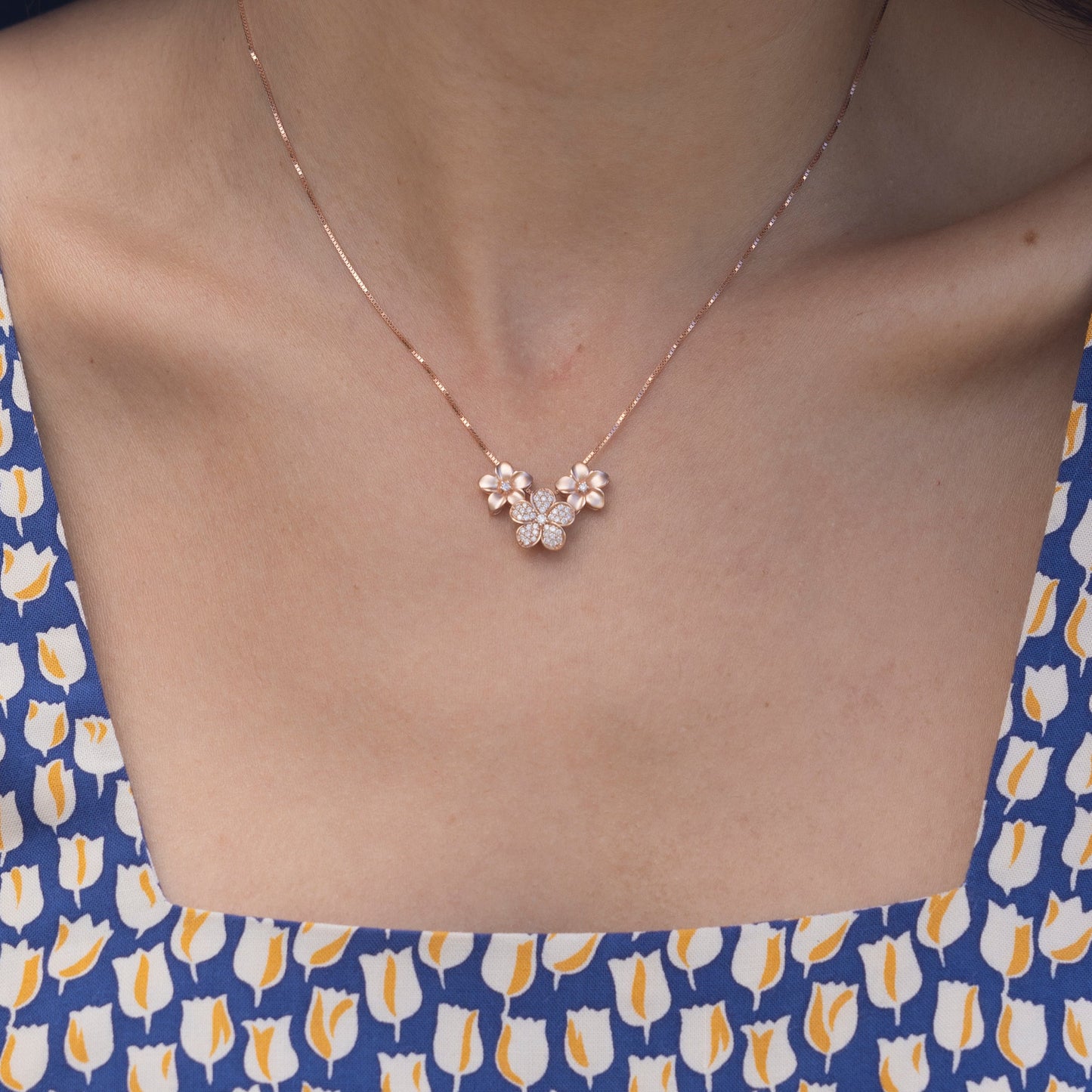 Plumeria Pendant in Rose Gold with Diamond - 9mm