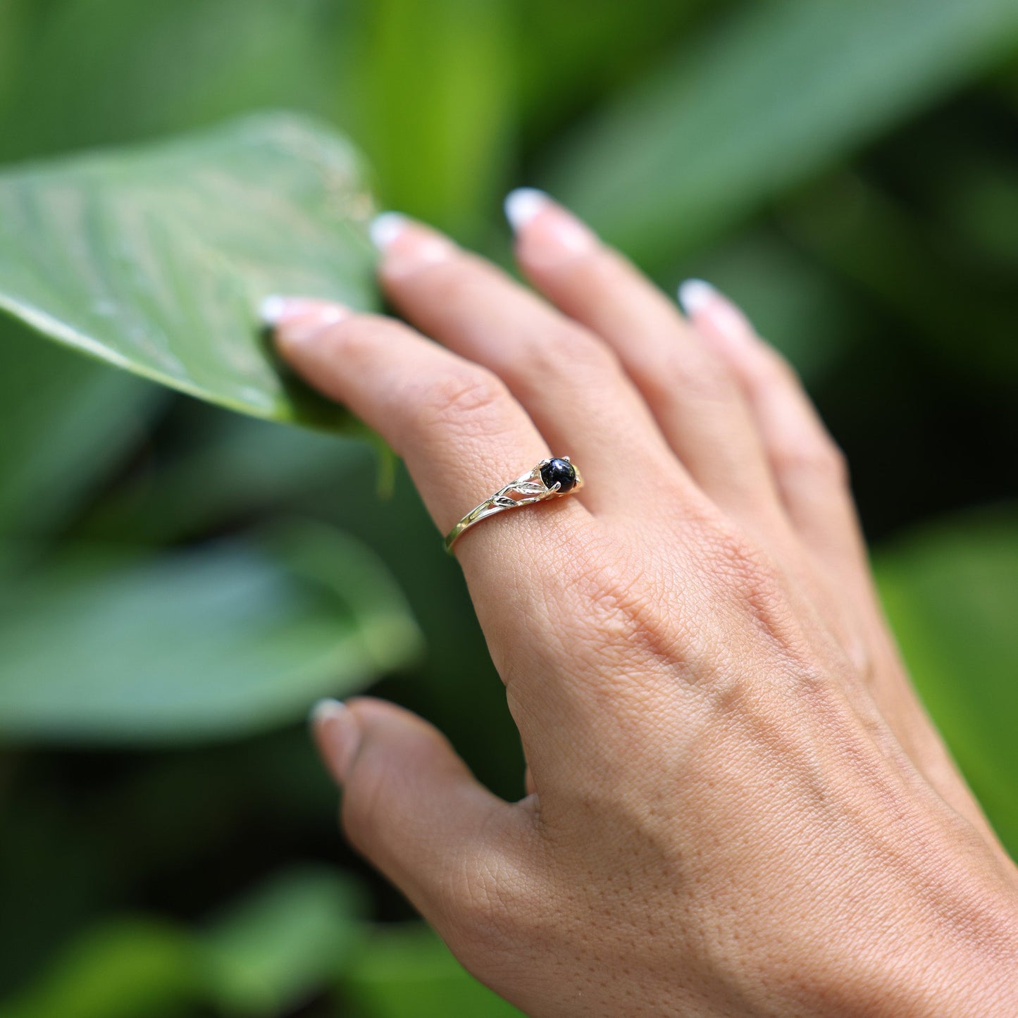 Maile Leaf Black Coral Ring in Gold - 5mm
