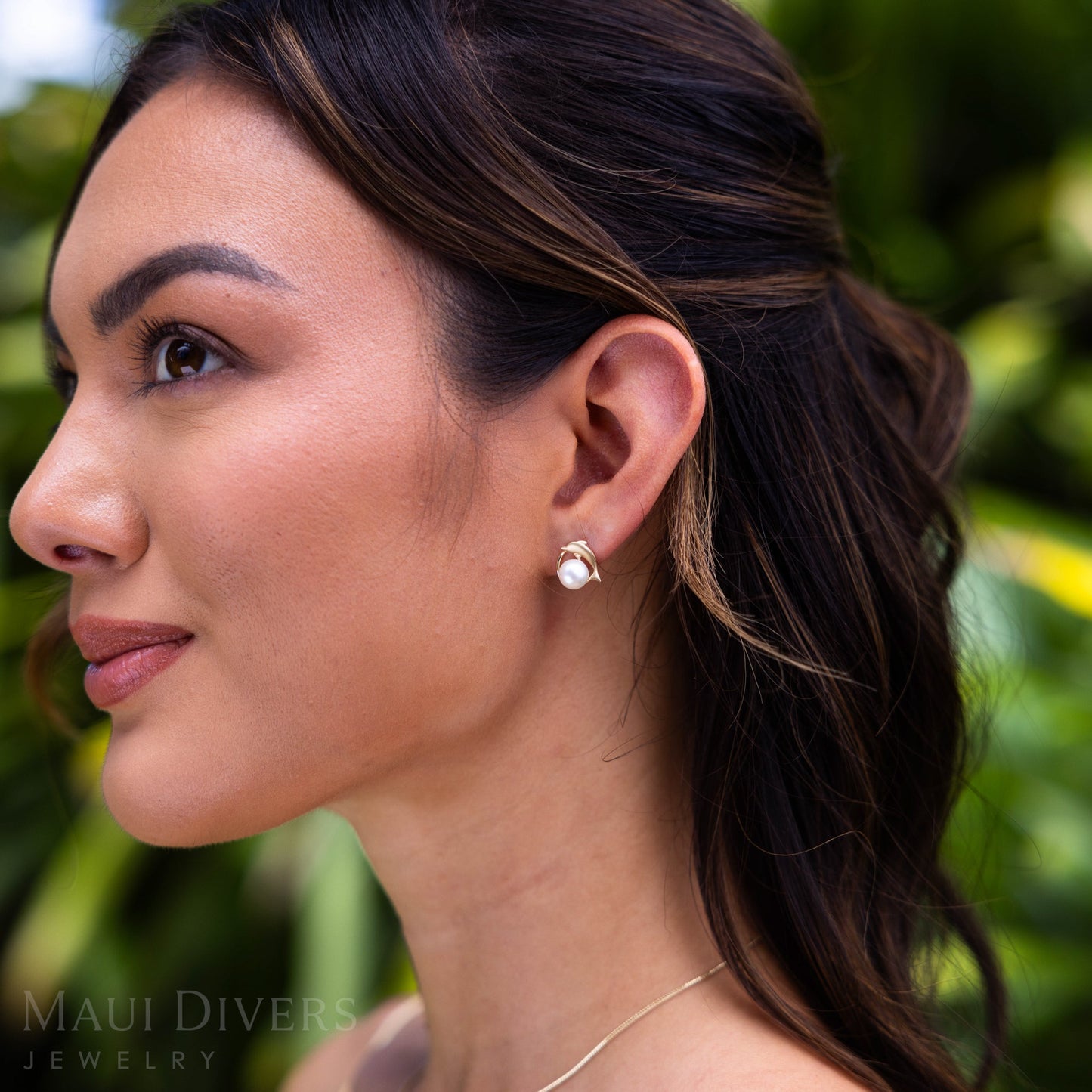 Pick A Pearl Bubble Dolphin Earrings in Gold - 12mm