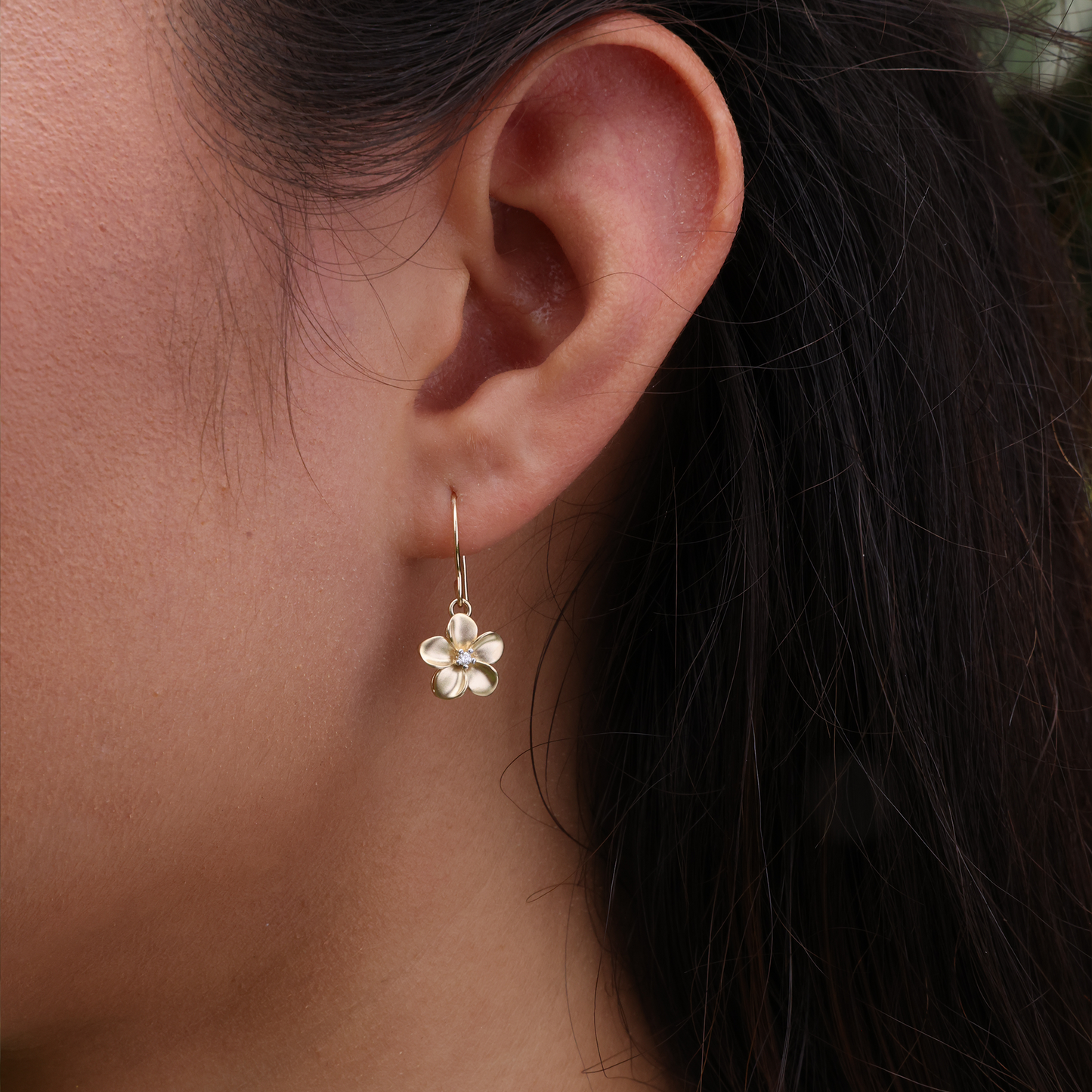 Plumeria Earrings in Gold with Diamonds - 11mm