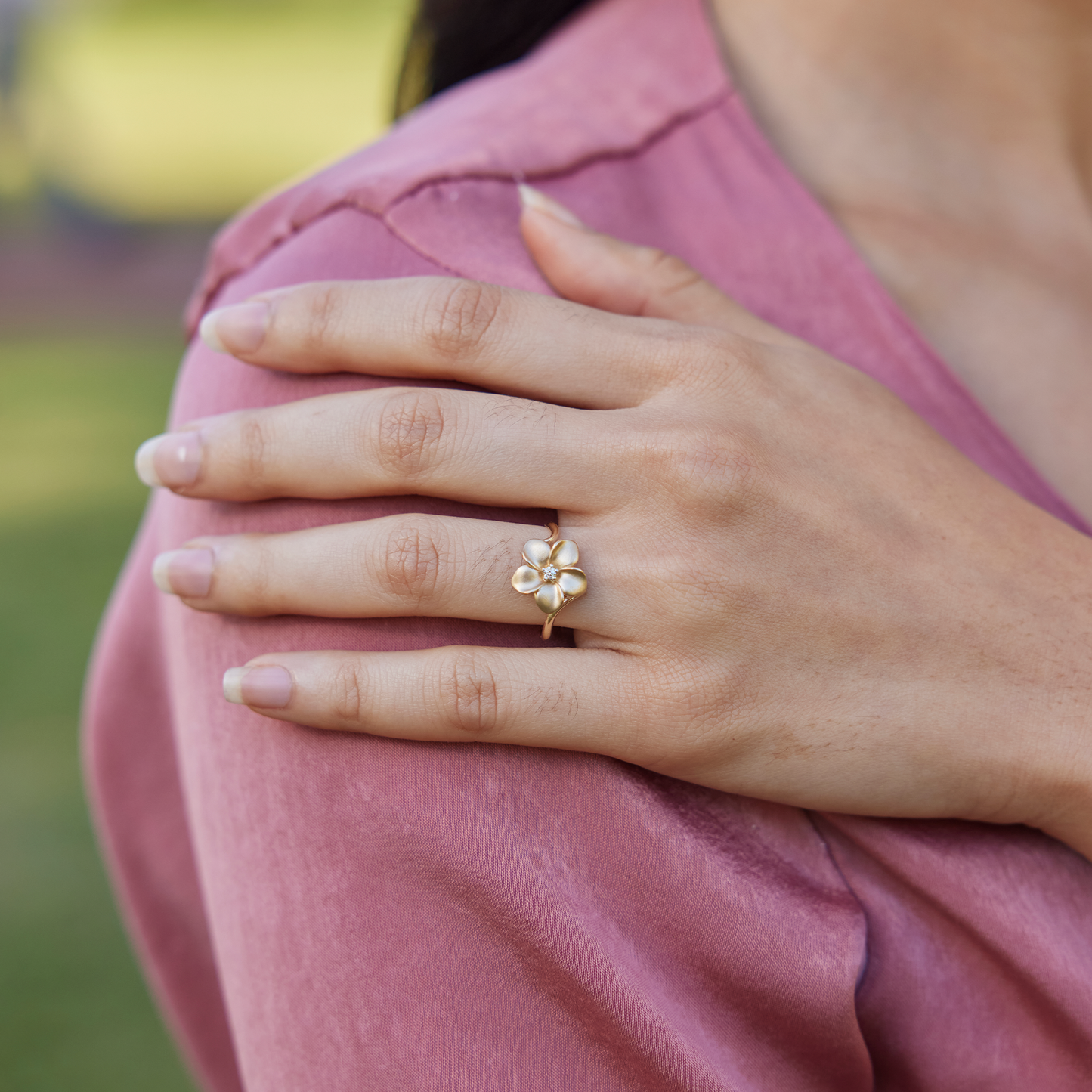 Plumeria Ring in Gold with Diamond - 13mm
