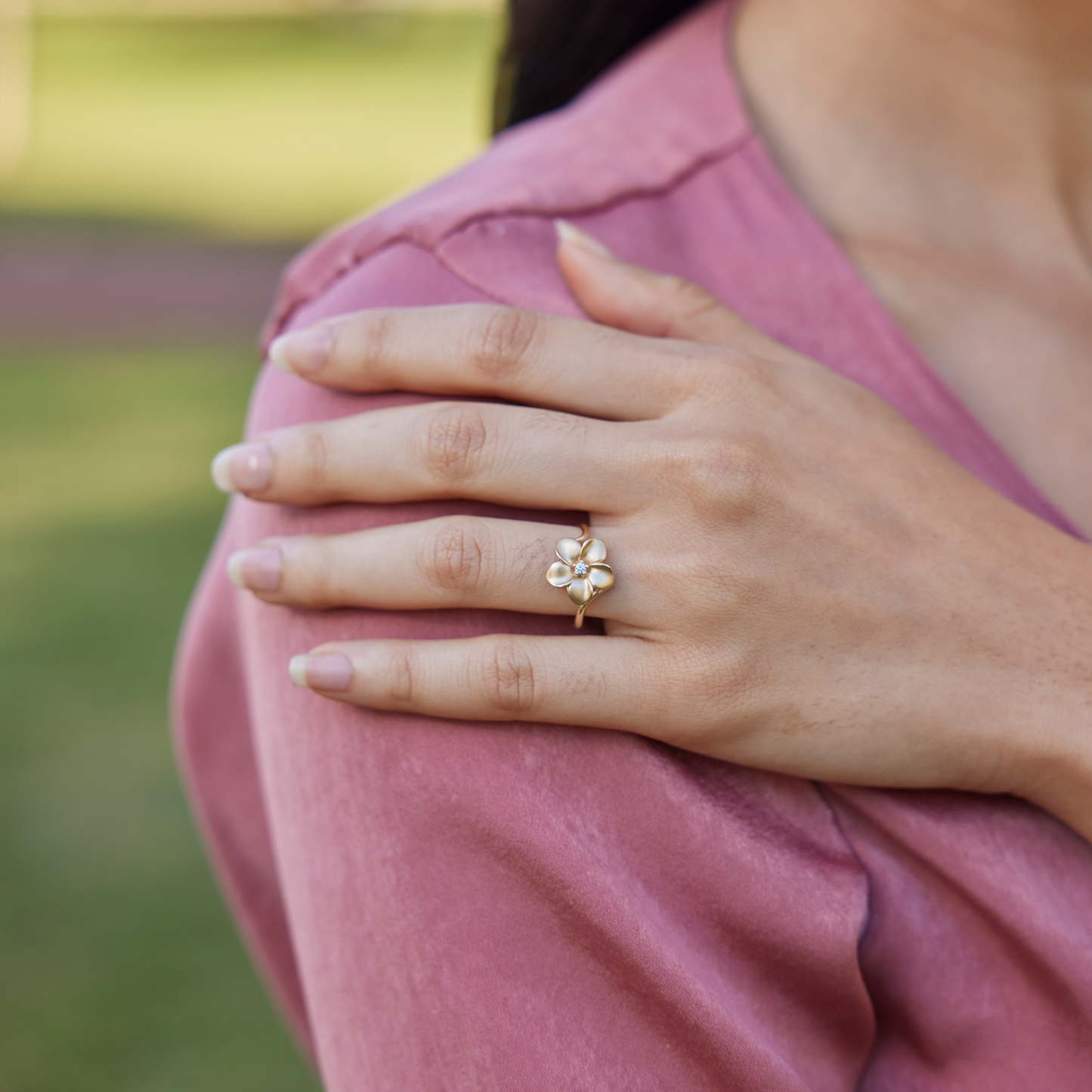 Plumeria Ring in Gold with Diamond - 13mm