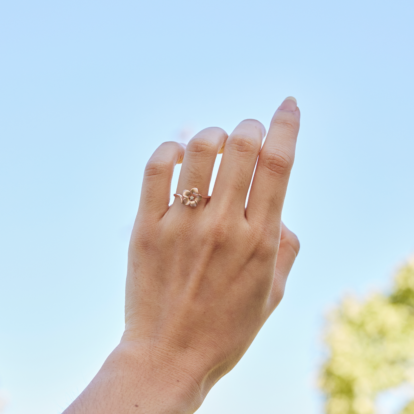 Plumeria Ring in Gold with Diamond - 13mm